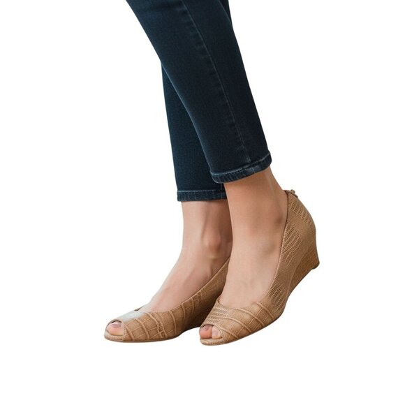 Stuart Weitzman Beige Lizard Embossed Logosavior Pumps Open Toe Size 7.5W - Picture 3 of 11